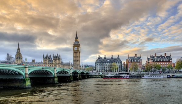  移民英国需要多少钱，这些英国移民费用流程你一定要知道！.jpg